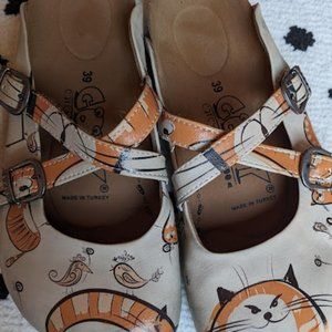 Goby slip on shoes with Cat theme sz 39 preowned
